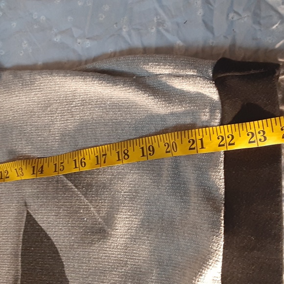 MARILYN MONROE GRAY AND BLACK TOP, SIZE SMALL - Picture 5 of 6